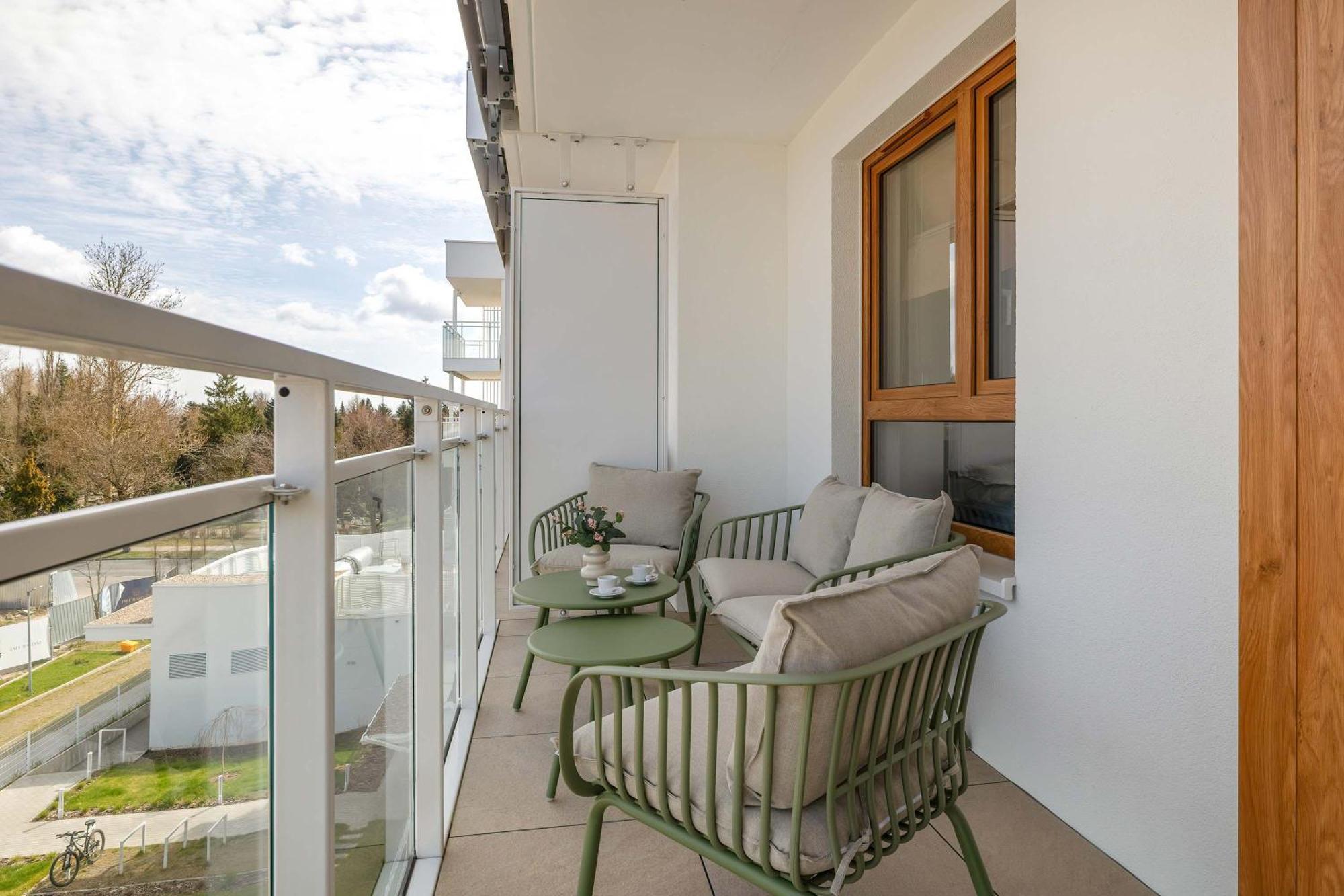 Kolumba Charming With Balcony & Parking In By Renters Apartament *