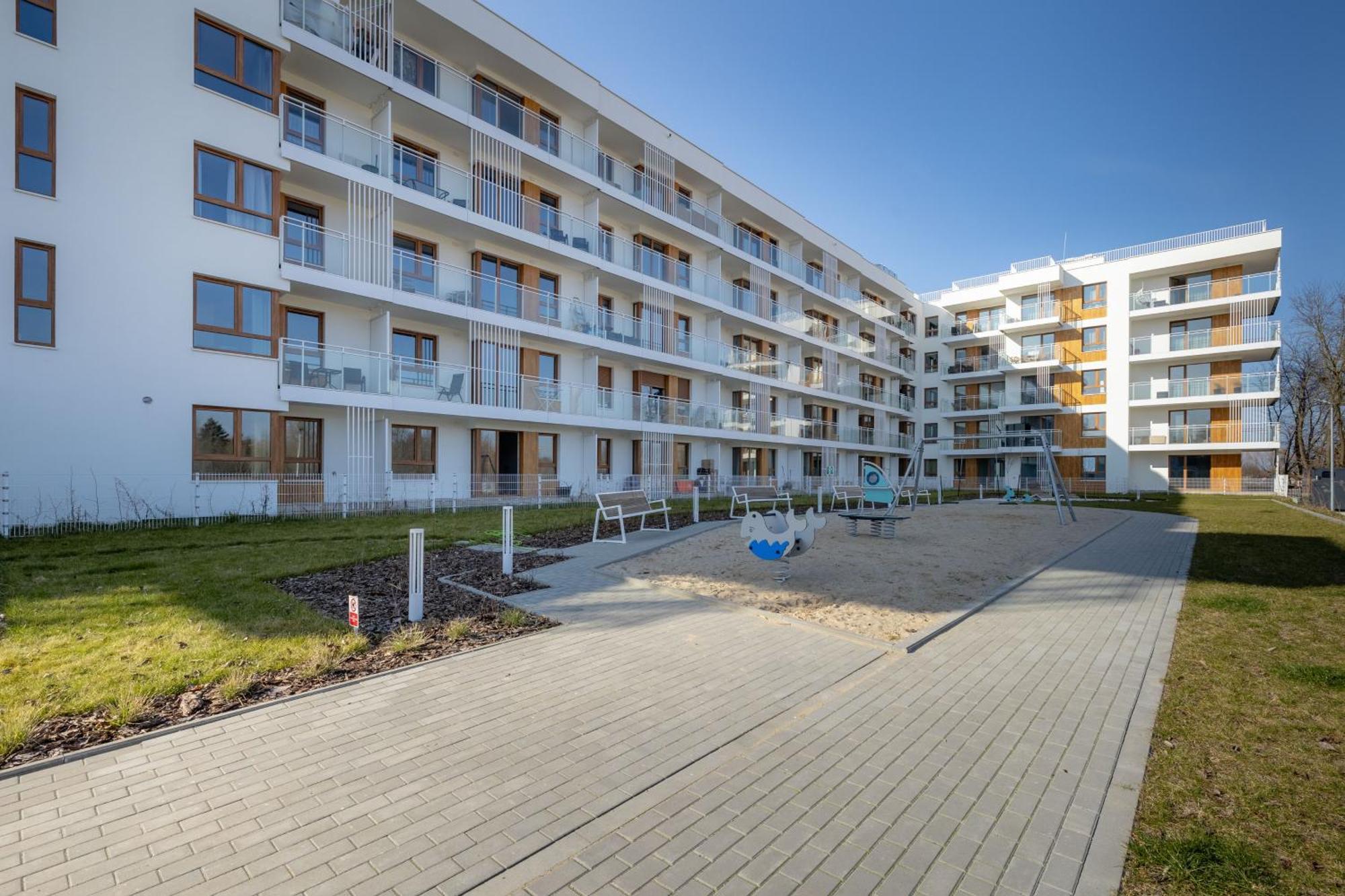 Kolumba Charming With Balcony & Parking In By Renters * Kołobrzeg